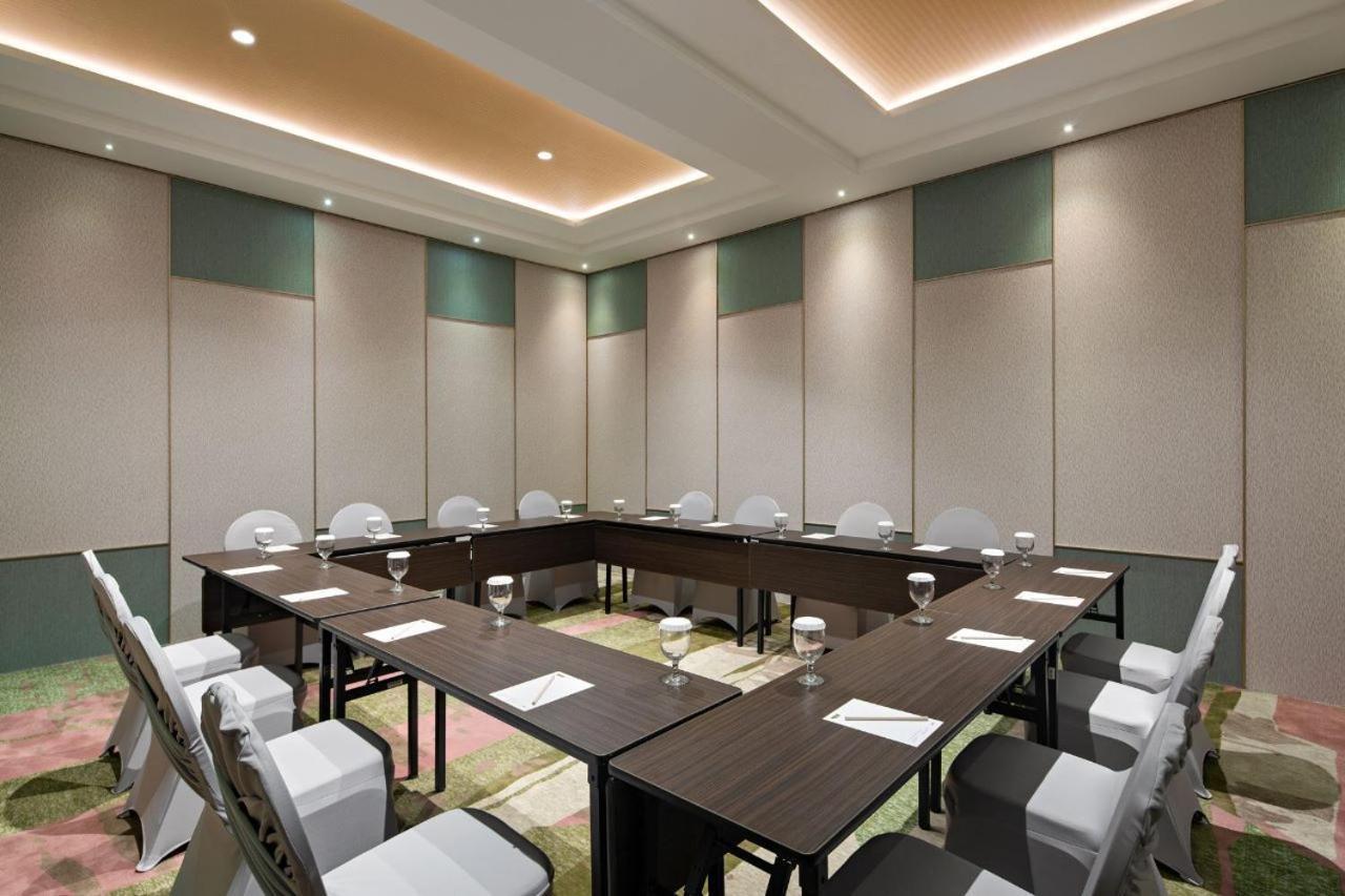Maxonehotels At Kota Harapan Indah-Bekasi Esterno foto