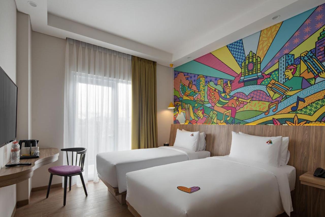 Maxonehotels At Kota Harapan Indah-Bekasi Esterno foto