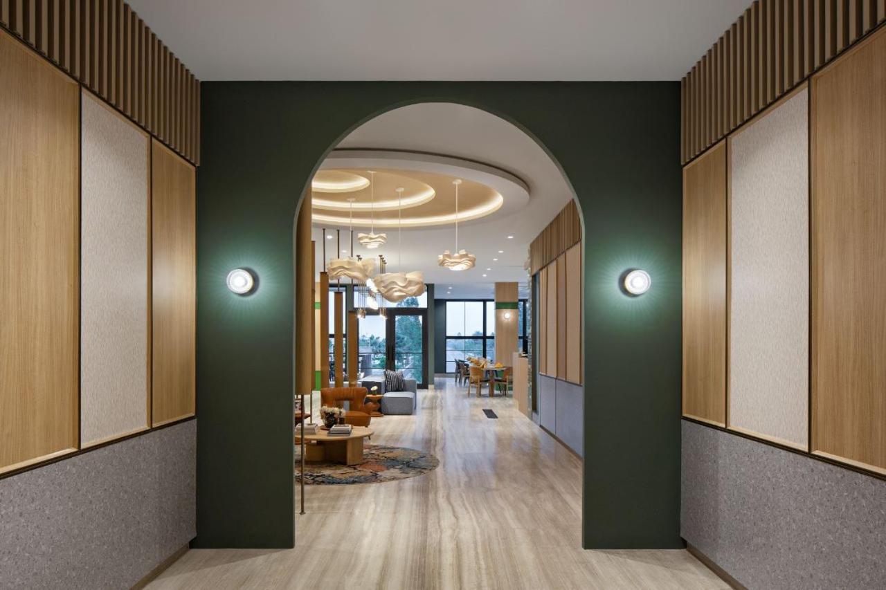 Maxonehotels At Kota Harapan Indah-Bekasi Esterno foto